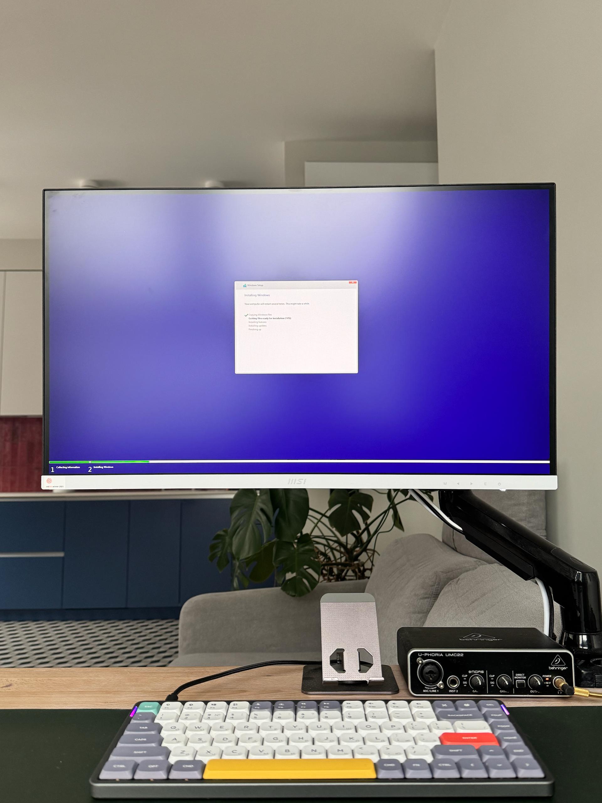 В номинации «лучшая игровая ОС» вот уже который год для меня остаётся Windows